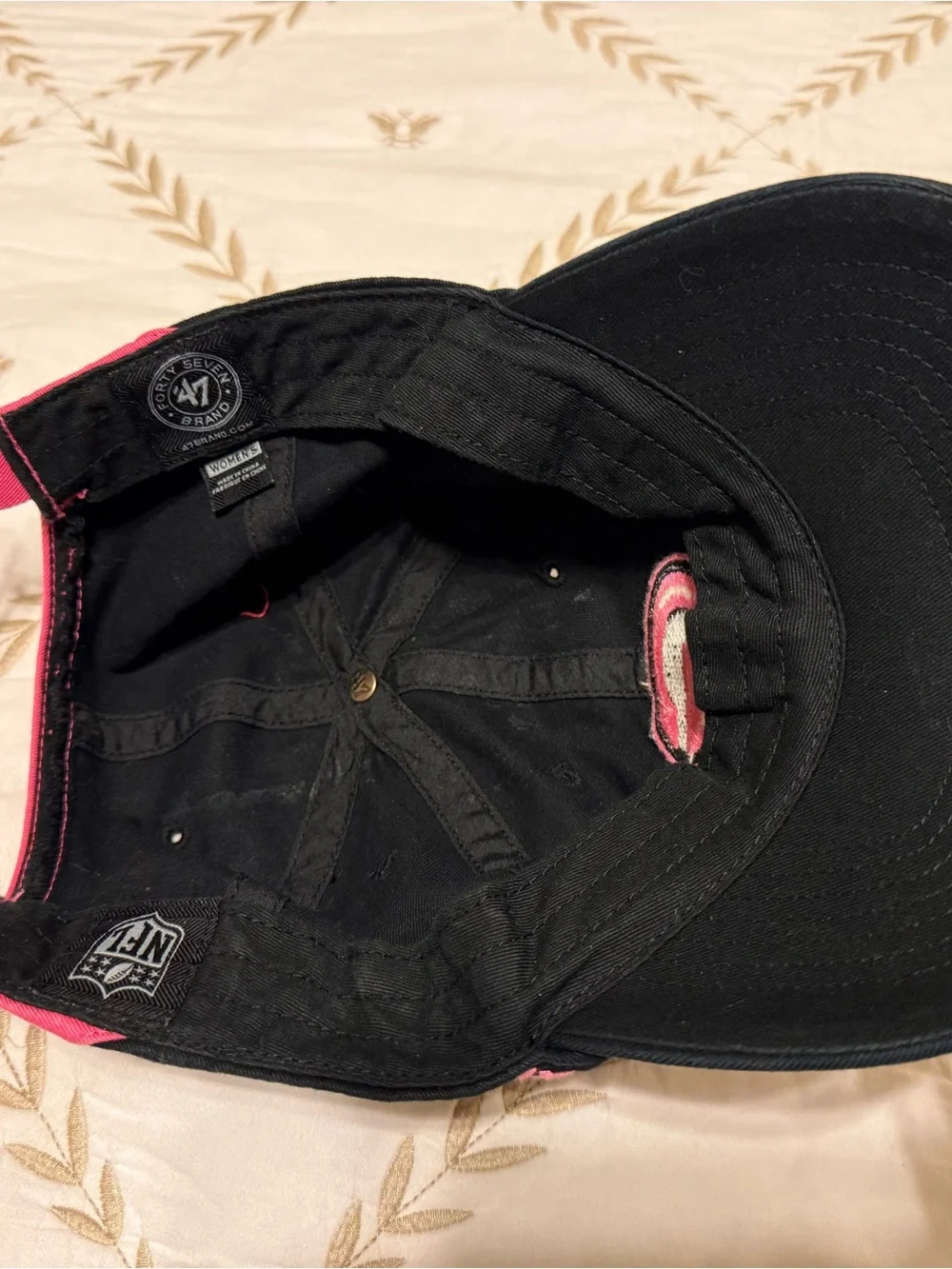‘47 Green Bay Packers Black and Pink Embroidered Adjustable Hat